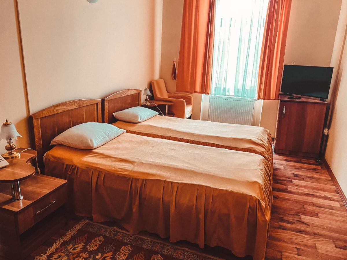 Vila Royal Hotell Sighetu Marmaţiei Eksteriør bilde