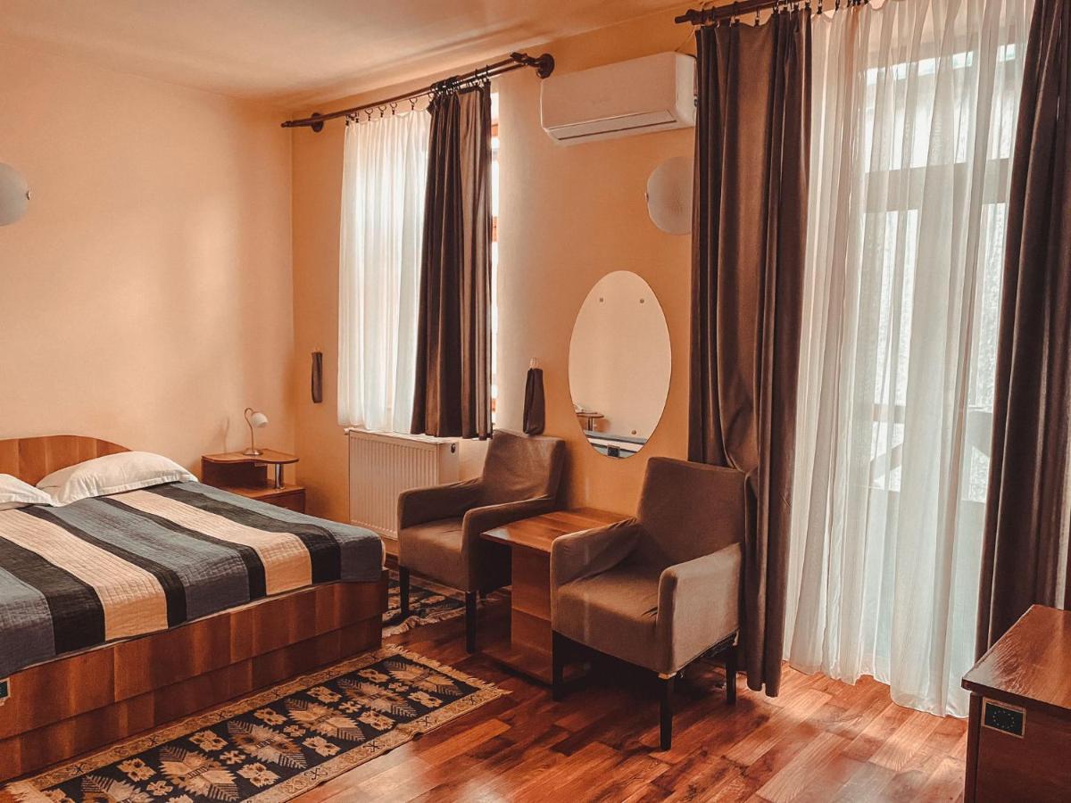 Vila Royal Hotell Sighetu Marmaţiei Eksteriør bilde